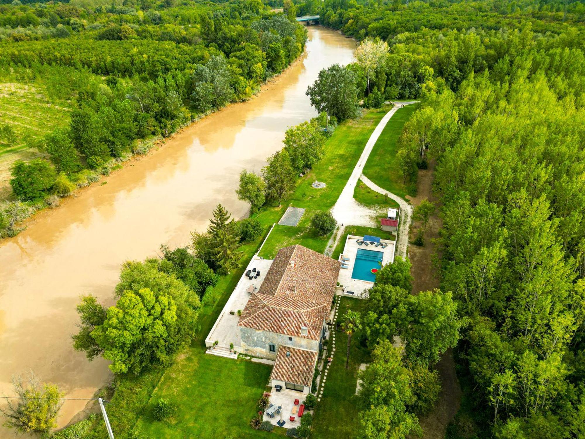 Le Bon Ami Villa Fronsac  Exterior photo
