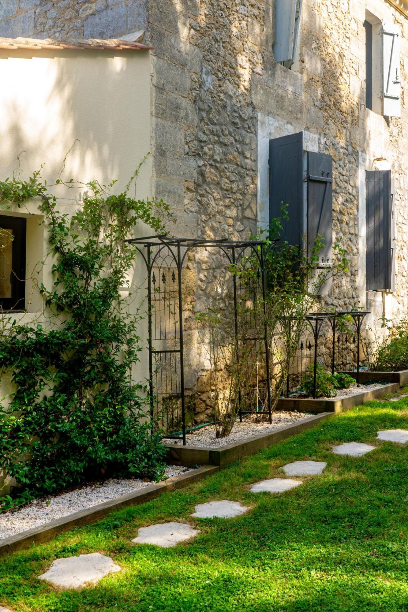 Le Bon Ami Villa Fronsac  Exterior photo